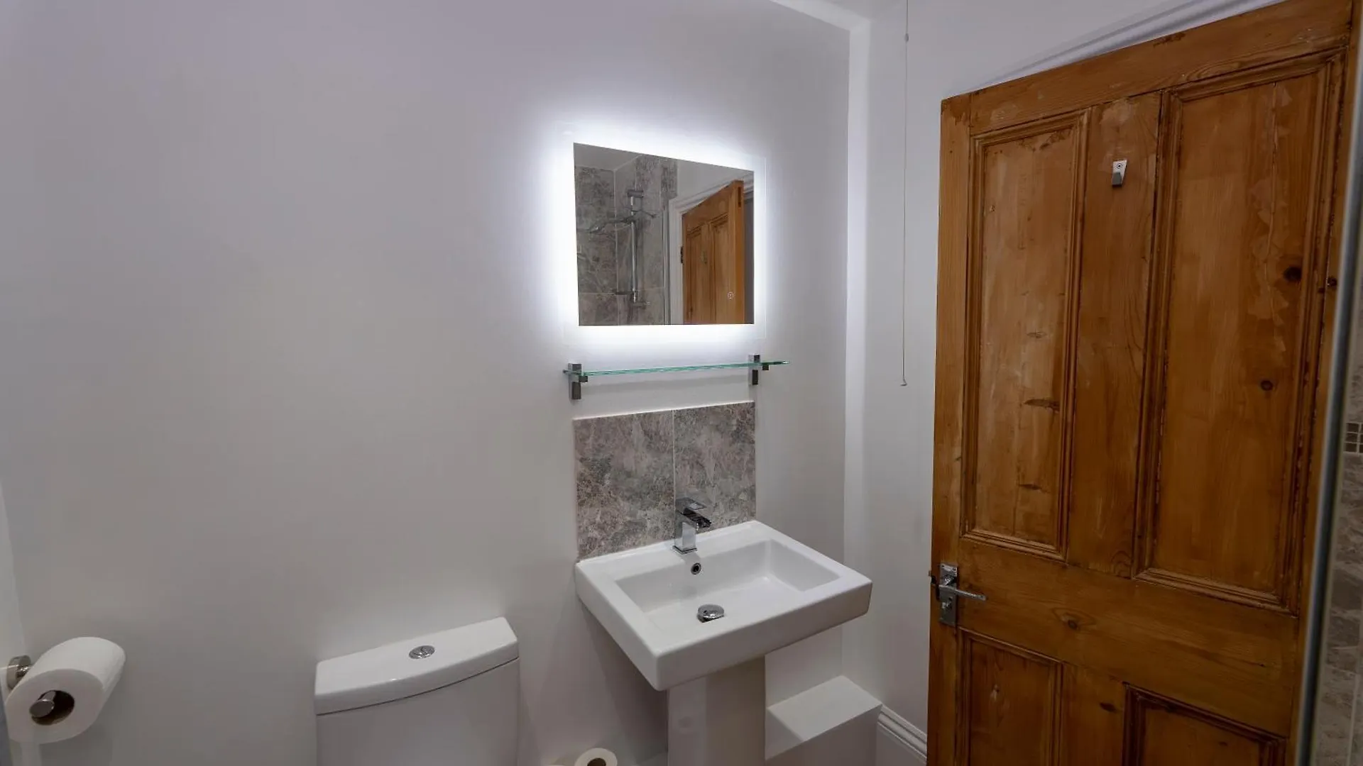 Beautiful Apartments In Central Brighton - Free Parking