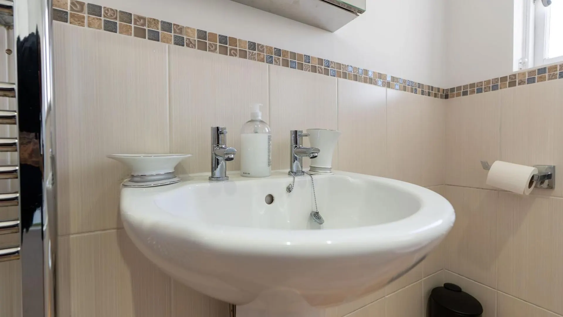Beautiful Apartments In Central Brighton - Free Parking