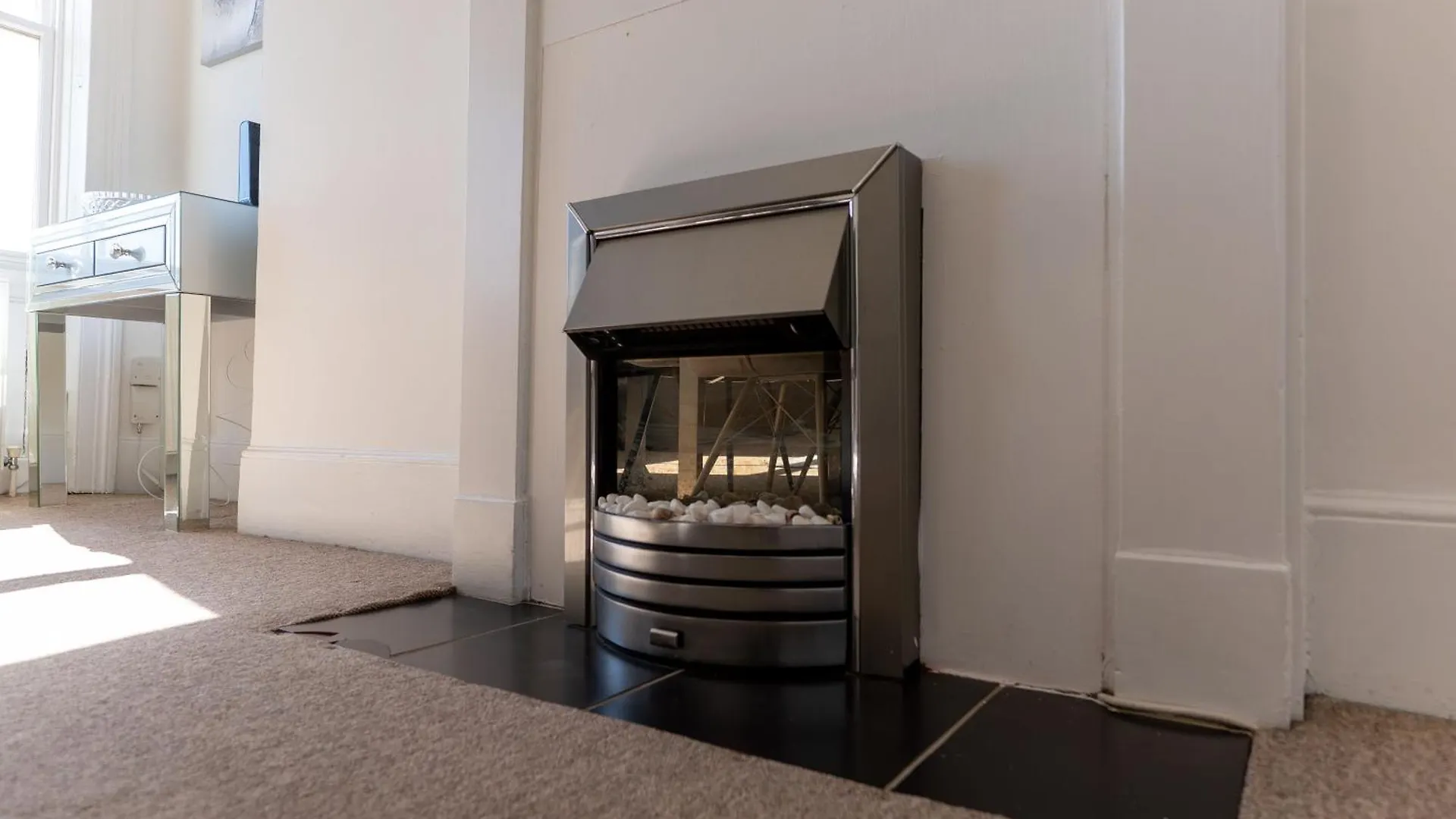Beautiful Apartments In Central Brighton - Free Parking