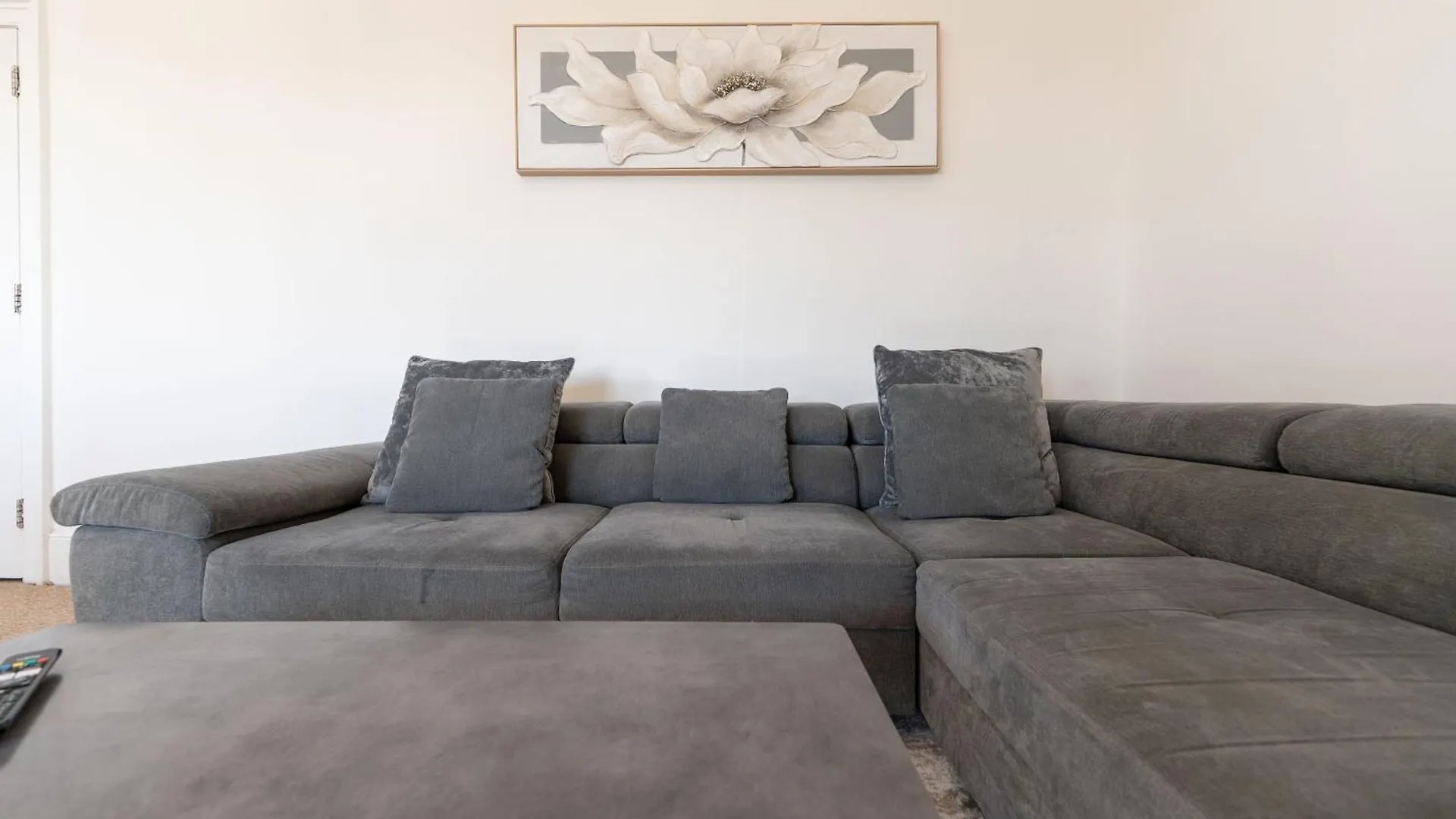 Beautiful Apartments In Central Brighton - Free Parking