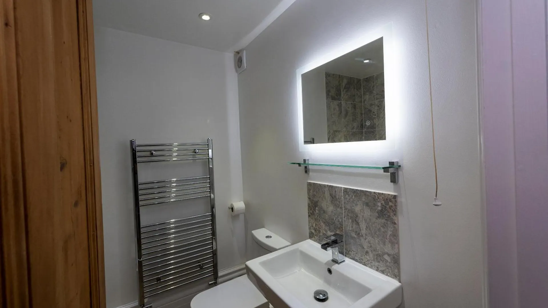 Beautiful Apartments In Central Brighton - Free Parking