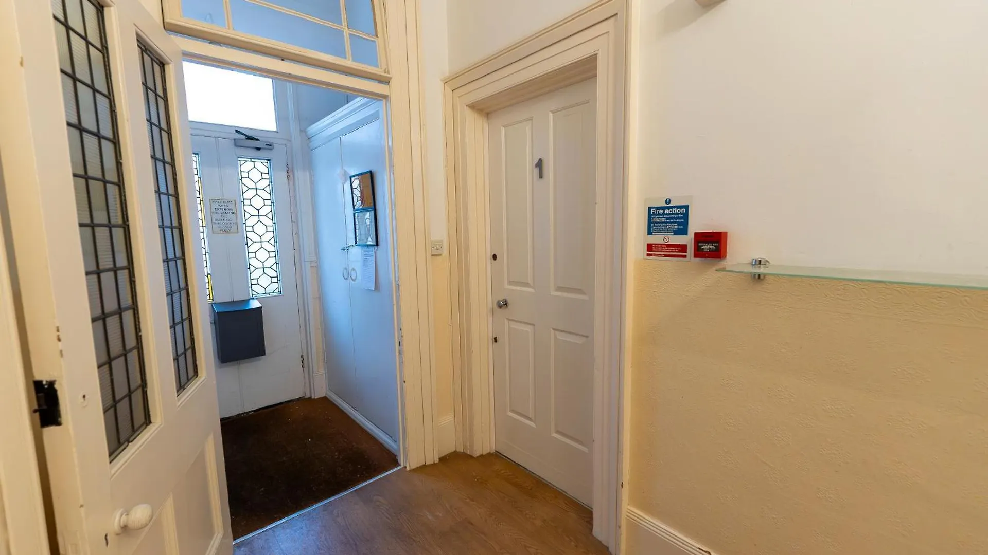 Beautiful Apartments In Central Brighton - Free Parking