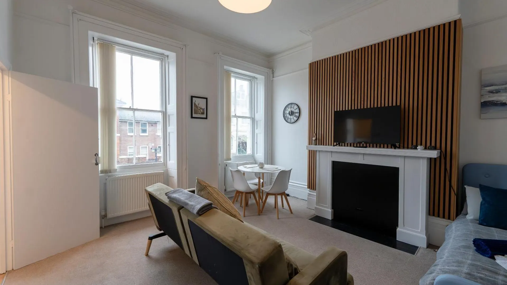 Beautiful Apartments In Central Brighton - Free Parking