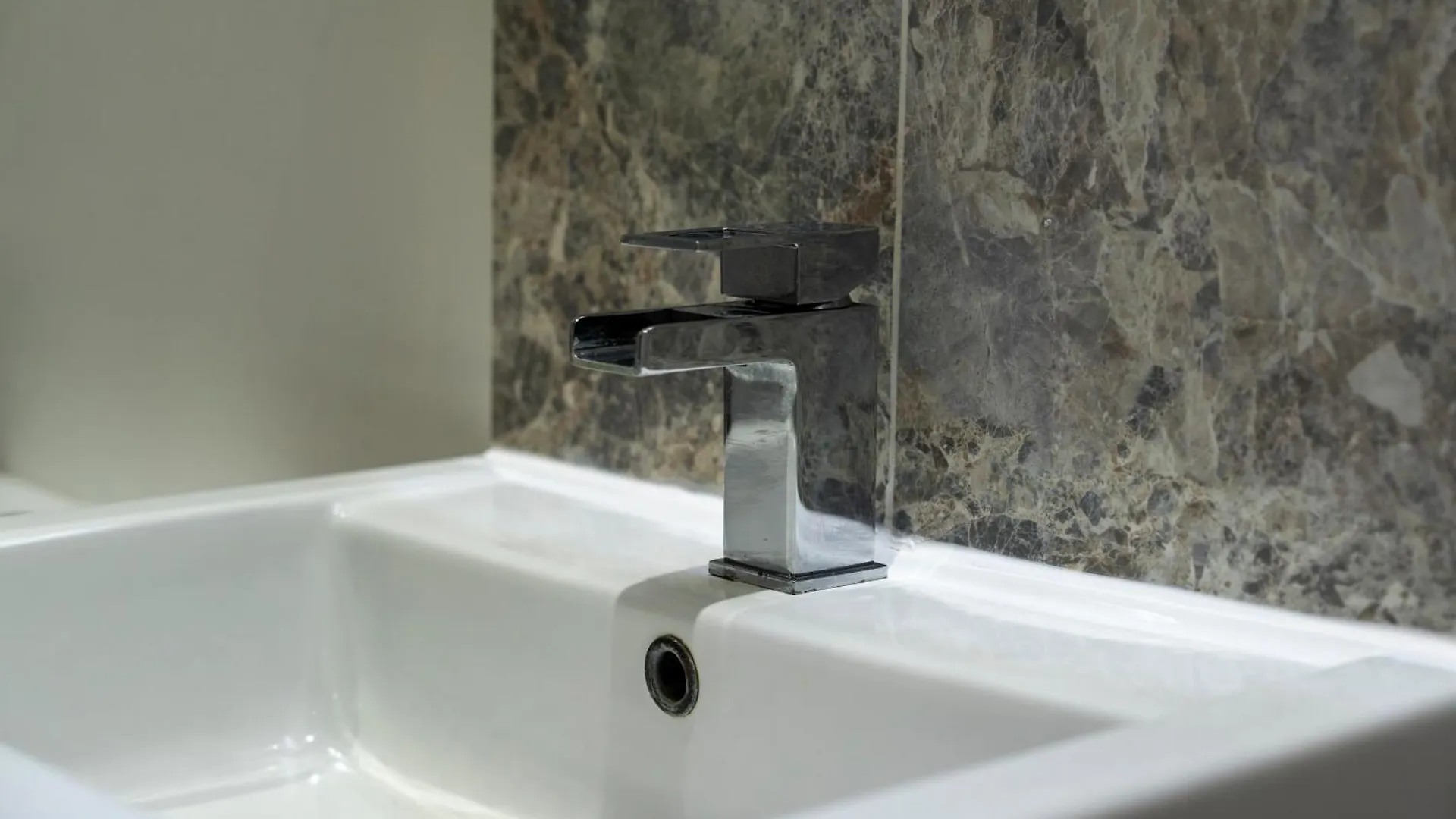 Beautiful Apartments In Central Brighton - Free Parking
