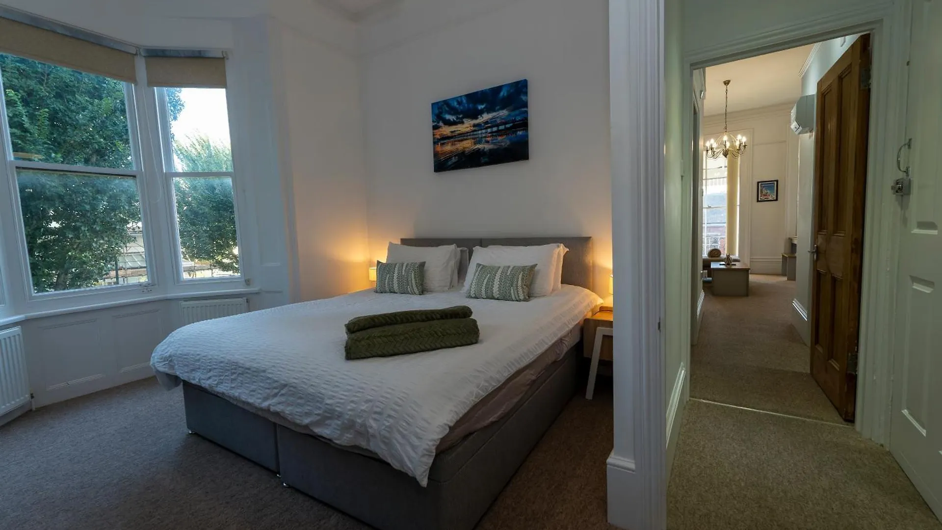 Beautiful Apartments In Central Brighton - Free Parking
