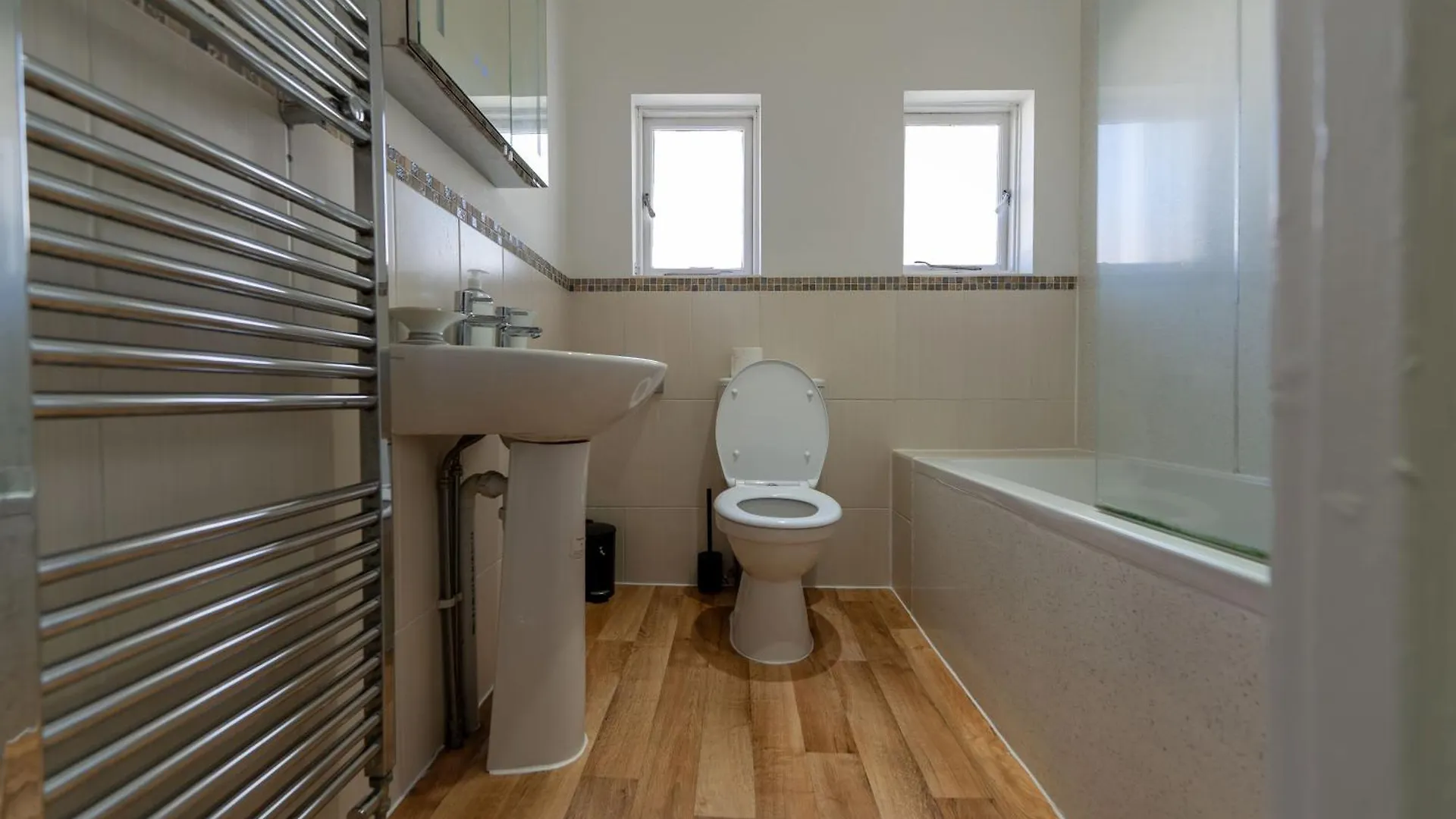 Beautiful Apartments In Central Brighton - Free Parking