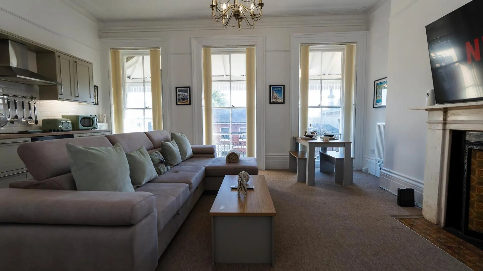 Beautiful Apartments In Central Brighton - Free Parking